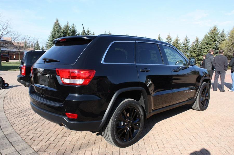  Jeep Altitude Editions 2012 года  (фото 7 из 12)